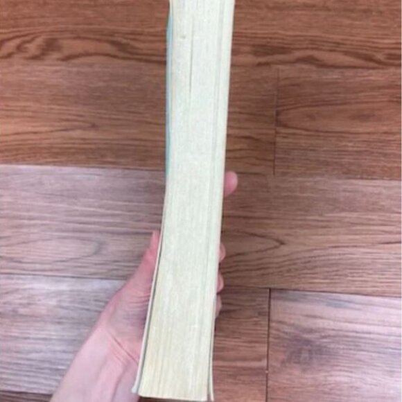 Free when Bundled! The Lovely Bones by Alice Sebold - Picture 6 of 7